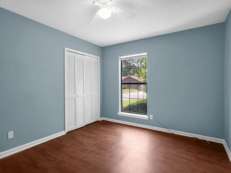 120 Stockbridge Dr — Photo 14