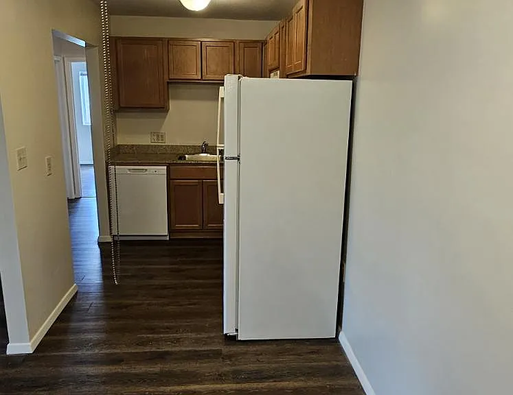 14 Auburn Rd #8 — Photo 2