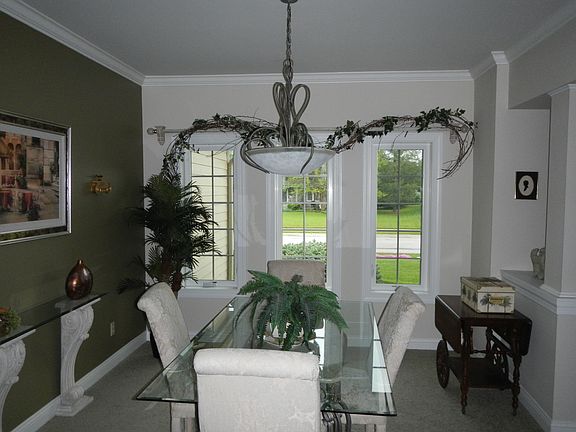 4th image of 1460 Crystal Lake Dr