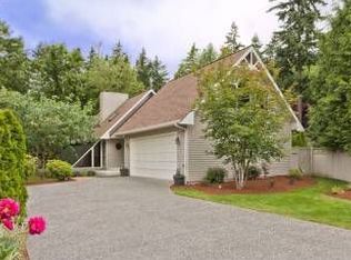 18815 33rd Ave NE, Lake Forest Park, WA 98155