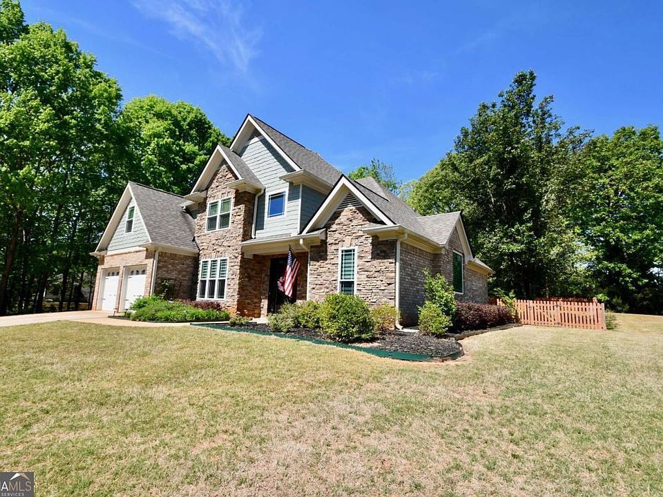 1st image of 34 Emily Ln