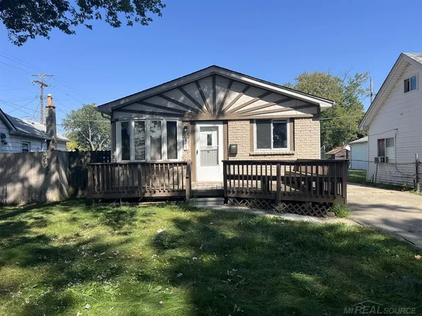 8211 Continental Ave, Warren, MI 48089