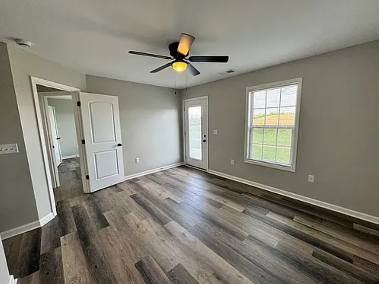 Caravan Dr — Photo 16