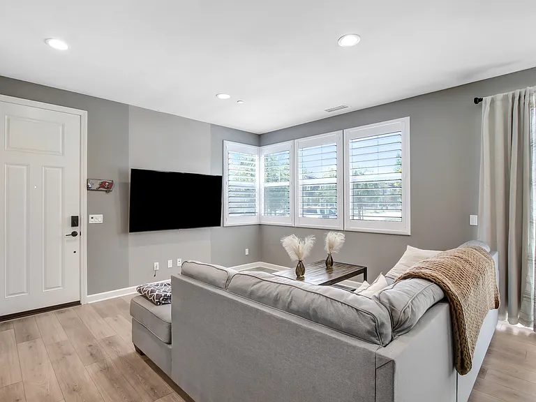 3671 E Moonlight St — Photo 2
