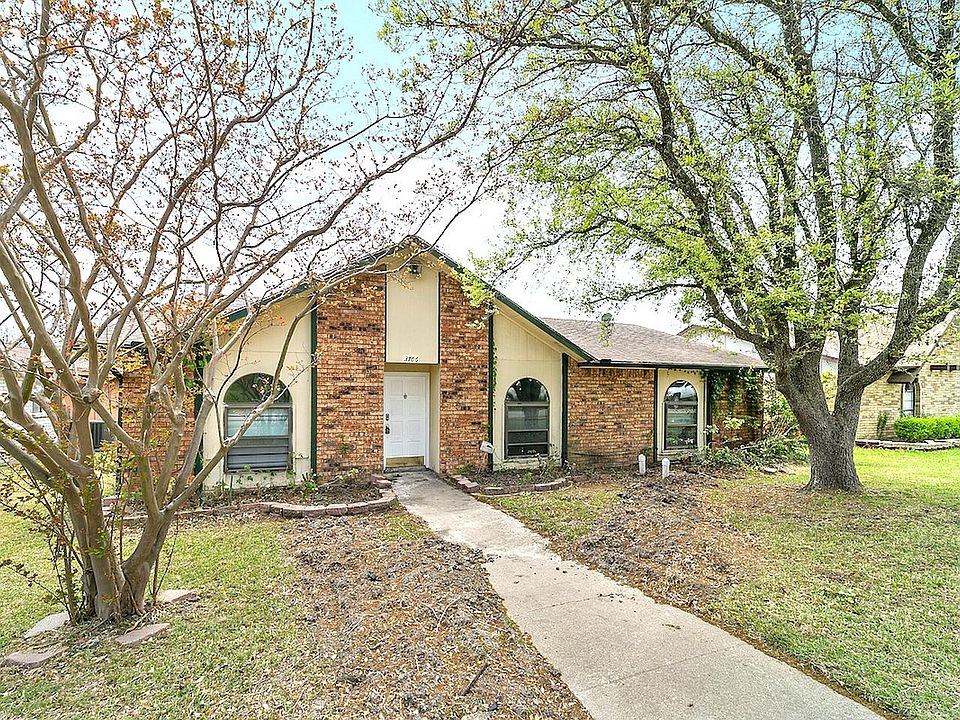 1st image of 3706 Red Oak Dr