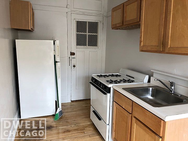 1st image of 6526 N Lakewood Ave #6530-9