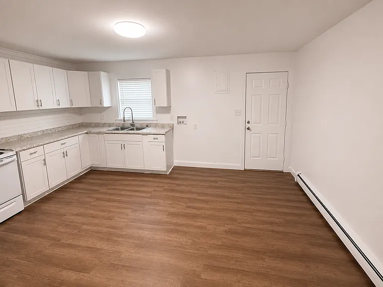 573 4th Street Pl SE #3 — Photo 13