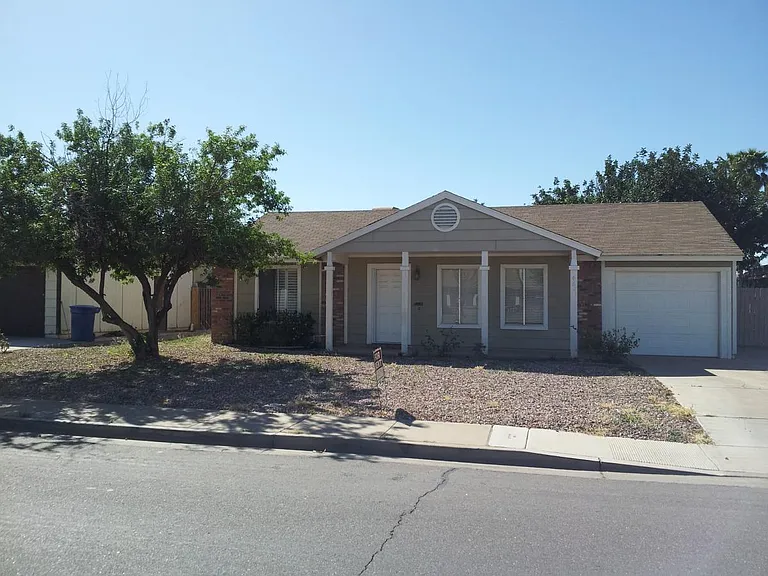 4621 W Gail Dr — Photo 2