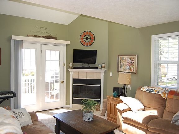 4th image of 5042 E Oakridge Cir #701
