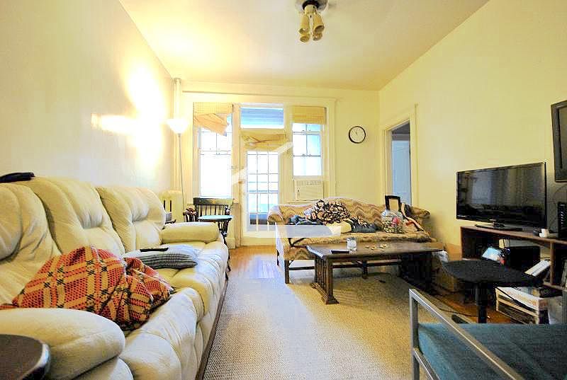 2nd image of 30 Mount Hood Rd #3TT