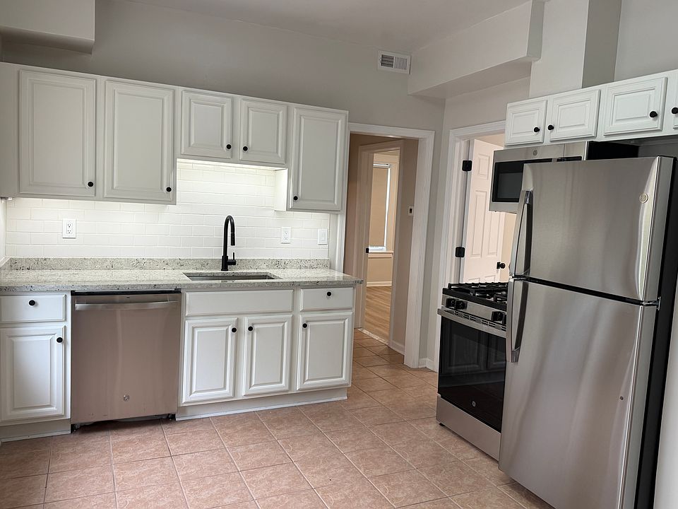 1st image of 180 Burritt Ave #2