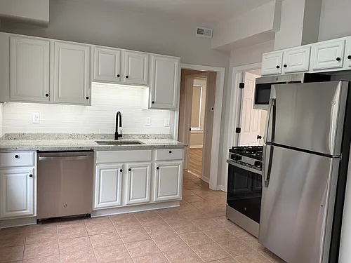 180 Burritt Ave #2 Photo 1