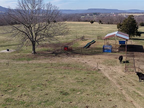 3rd image of 776 County Road 811