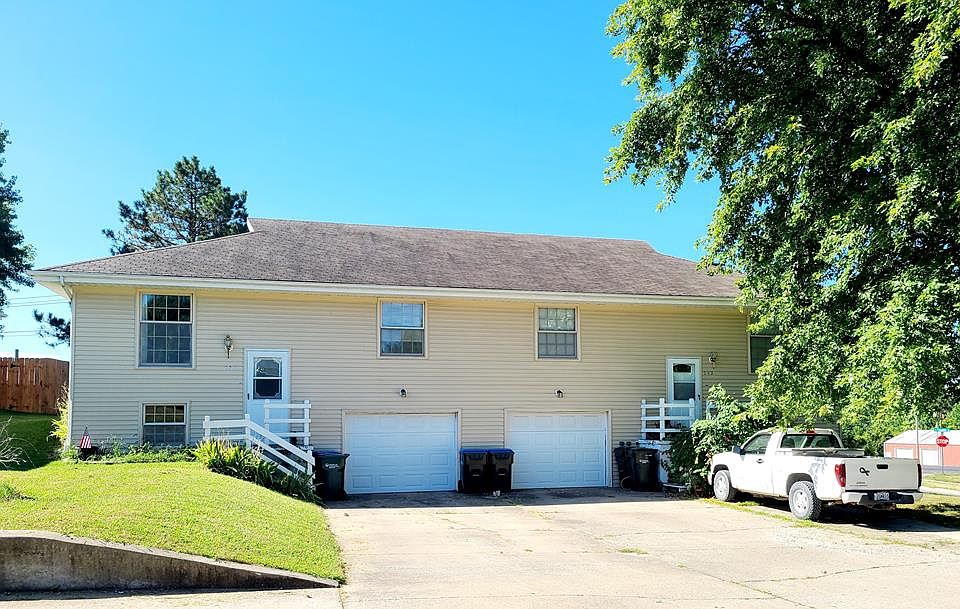 1st image of 702/704 Erin Pl