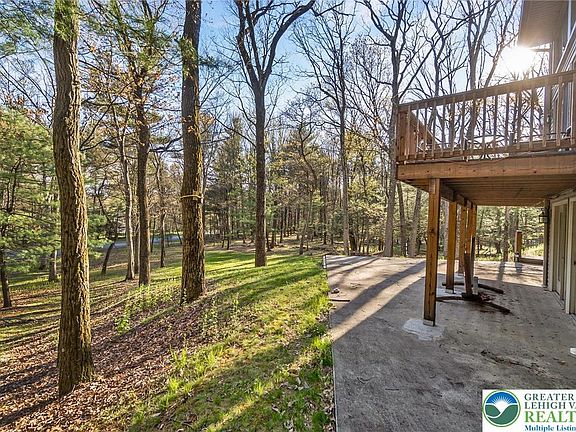 5th image of 560 Forest Dr