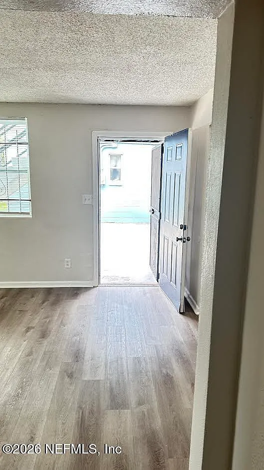 2 bed, 1.0 bath, 676 sqft, $975 — Photo 4