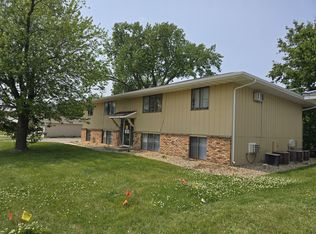 990 Grand Ave #8, Marion, IA 52302