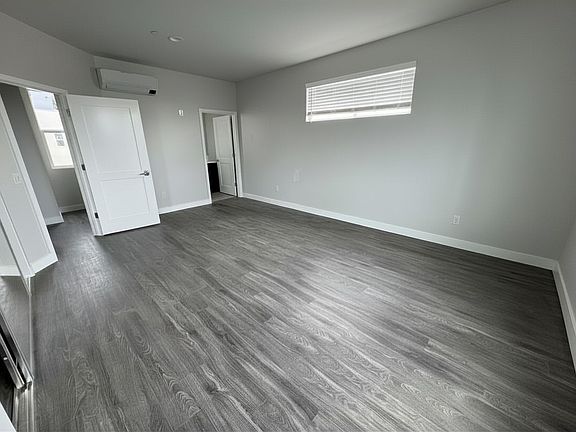 5th image of 1298 W 37th St #7