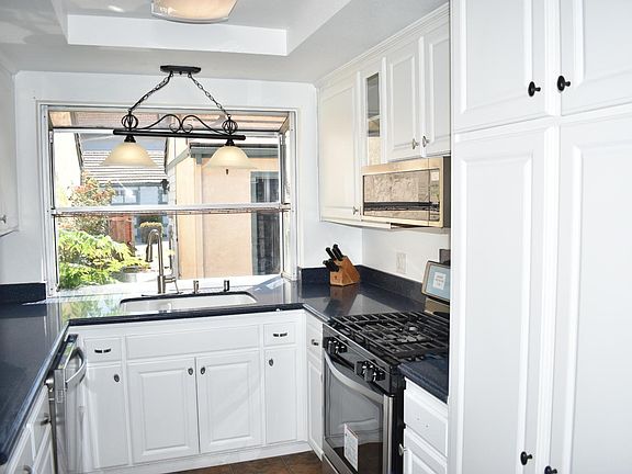 5th image of 415 Nantucket Gln