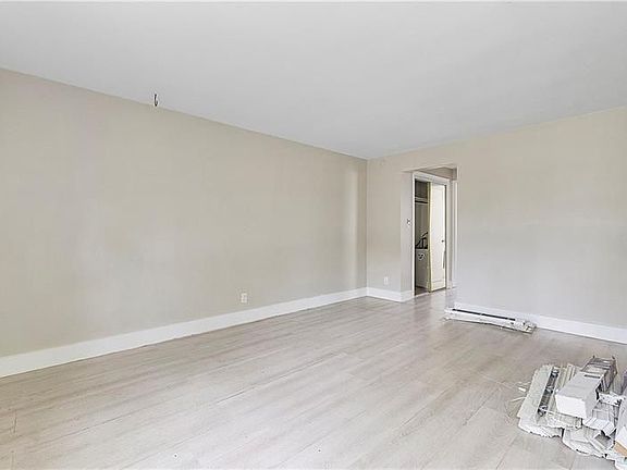 3rd image of 615 SE 1st St