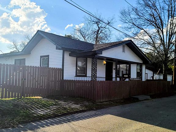 4th image of 1004 Kent Street