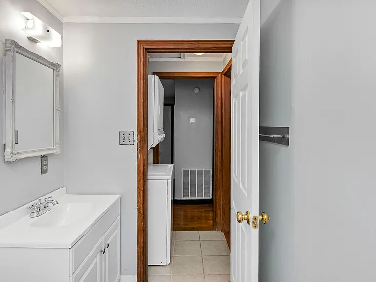 920 King St — Photo 22