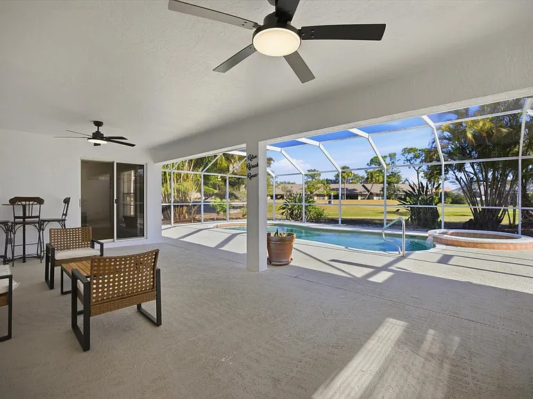 5829 Fairwoods Cir — Photo 15