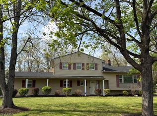 61 Queen Anne Dr, Basking Ridge, NJ 07920