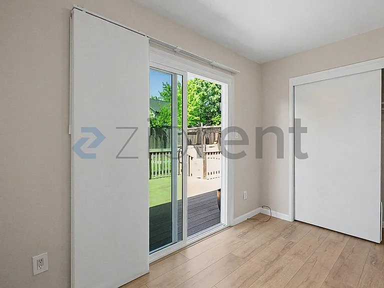 2307 N Cirby Way — Photo 36