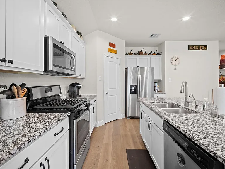 3617 Crimson Embers Ln — Photo 4