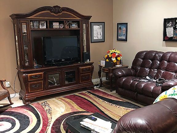 LR/ FR Entrance view