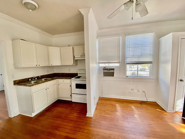 4909-4911 Laurel St #4909-unit A — Photo 4