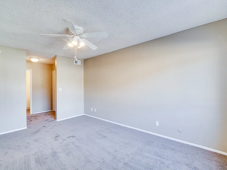 Highlander Park Apartments — Photo 37