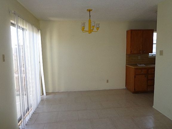 3rd image of 2207 Cascade Dr APT C
