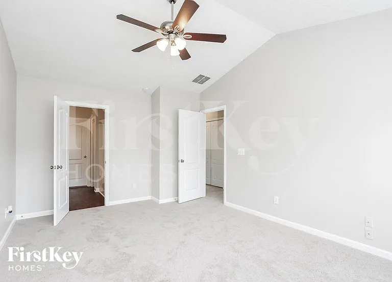 5521 Scenic Brook Ln — Photo 9