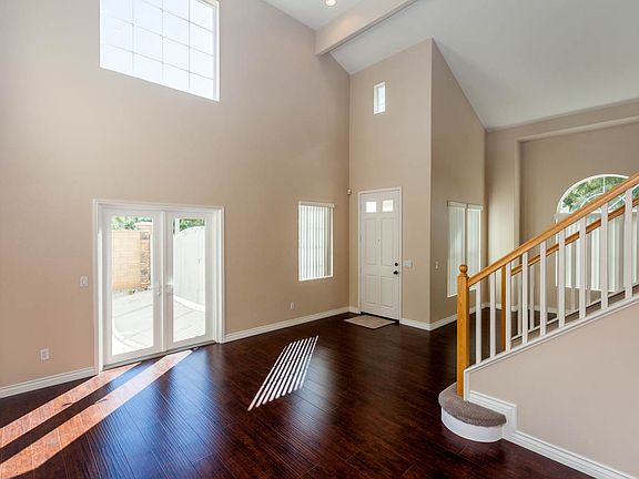 4th image of 33626 Delphinium Ln