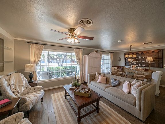 4th image of 2824 Cimmaron Ave