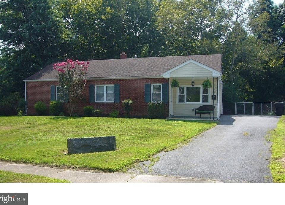 1st image of 180 Evergreen Dr