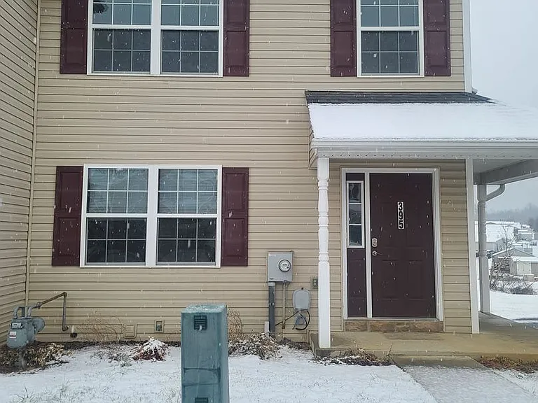 395 Viewpoint Way — Photo 1