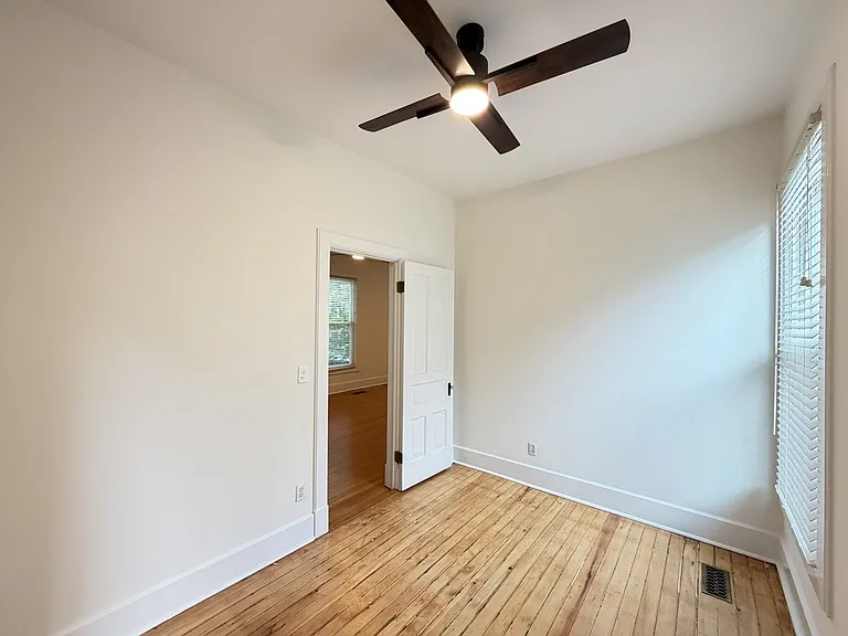 1111 W Roscoe St #2C — Photo 16