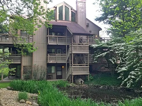 593 Meredith Ln, Cuyahoga Falls, OH 44223