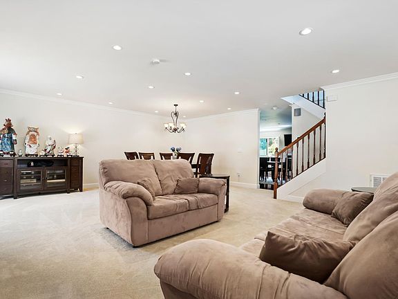 3rd image of 132 James Ct