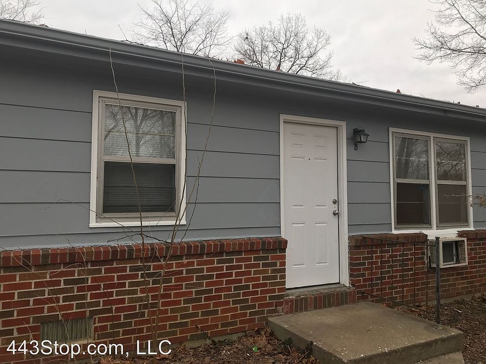 2nd image of 2106 Meadowvale Ct #B