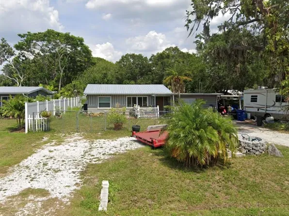 1013 Cronley Pl, Sarasota, FL 34237