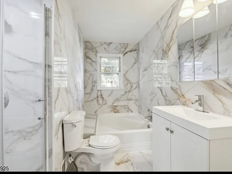 737 Linden Ave — Photo 18
