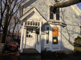 160 Summit St, Elgin, IL 60120