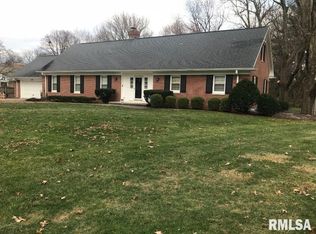 2112 Greenbriar Rd, Leland Grove, IL 62704