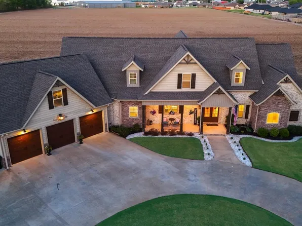 808 Balcom Ln, Trumann, AR 72472