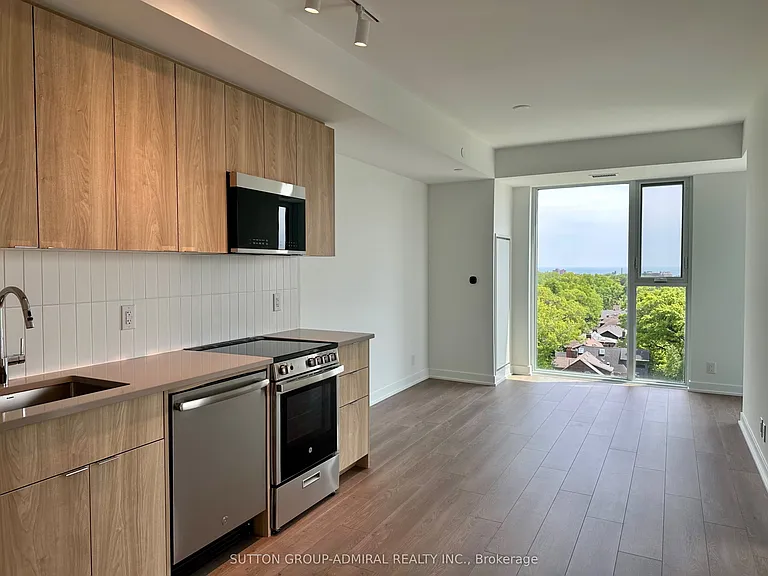 1660 Bloor St W #1110 — Photo 3