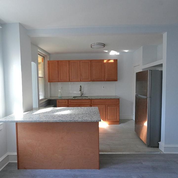 1st image of 7126 Torresdale Ave